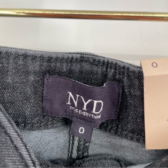 NYDJ Carrot Leg Ankle Jeans in Gray Sizes 0,6,10 NWT - Picture 4 of 10